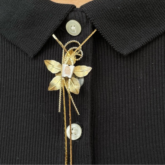 Gold Flower Style Bolo Necklace - Picture 5 of 13